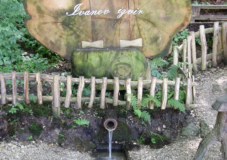 IVANOV IZVIR 2 srneceva domacija ivanov izvir